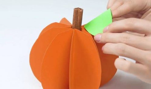 Come realizzare una zucca con il cartoncino